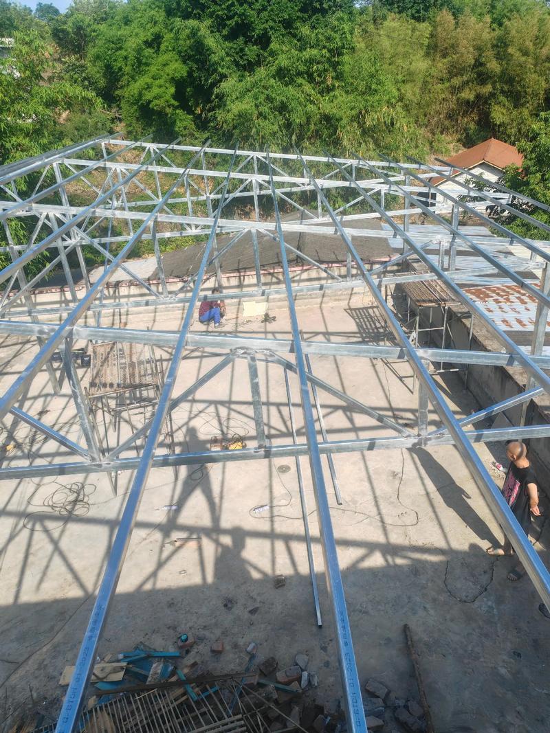 钢结构安装制作 #建筑工地围挡 彩钢瓦安装,树脂瓦安装